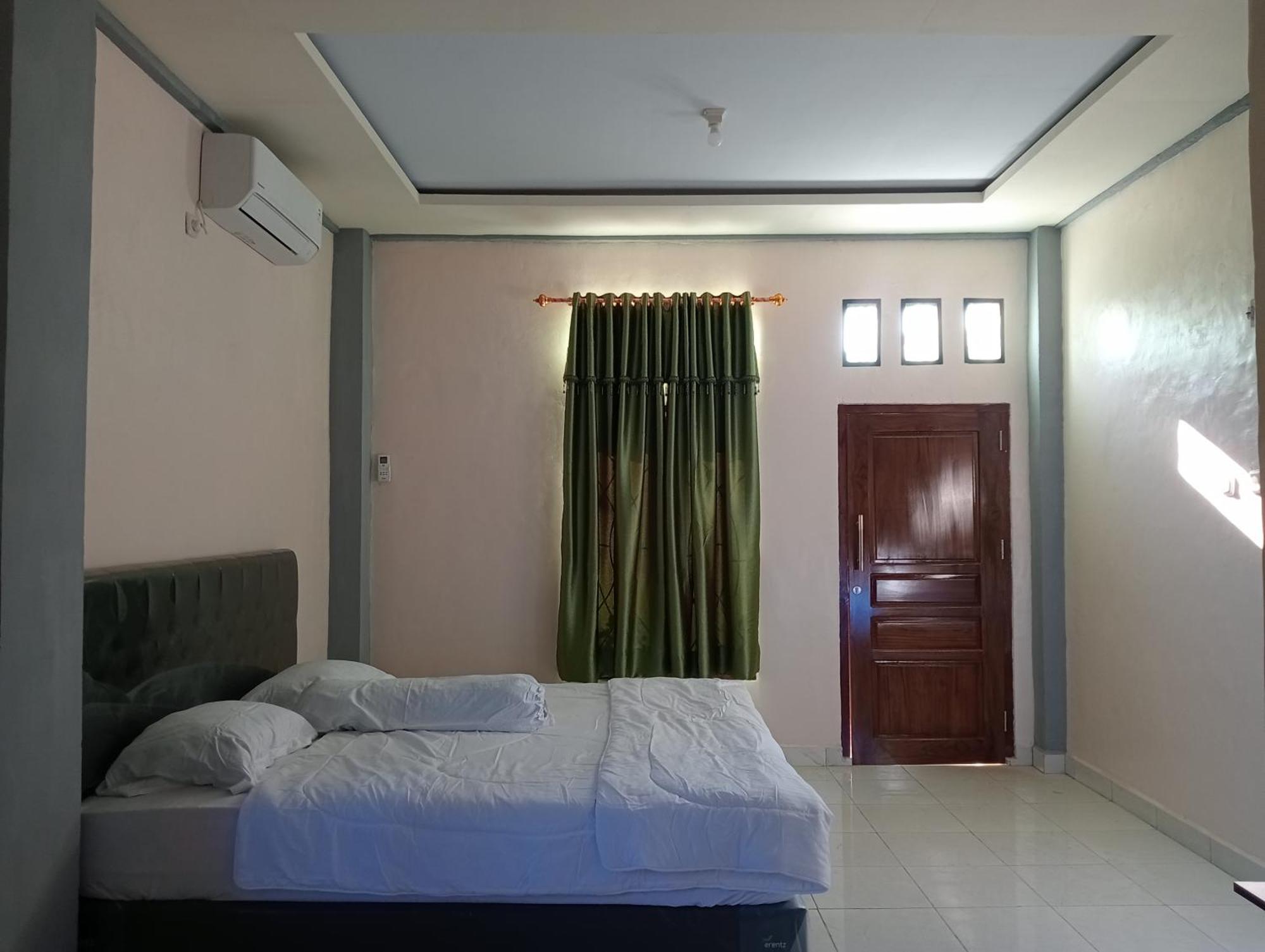 Yusilver Guest House Labuan Bajo Bagian luar foto