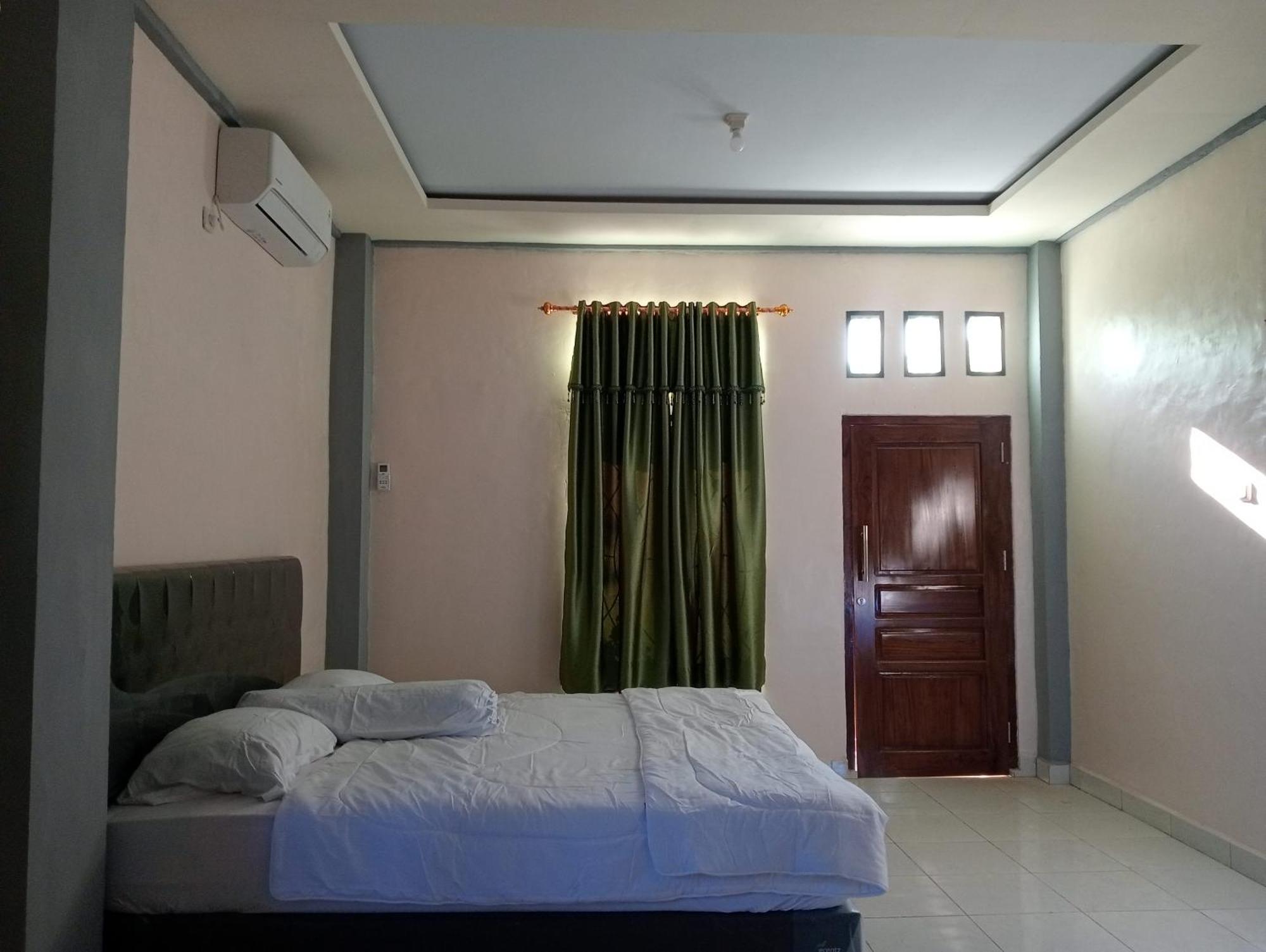 Yusilver Guest House Labuan Bajo Bagian luar foto