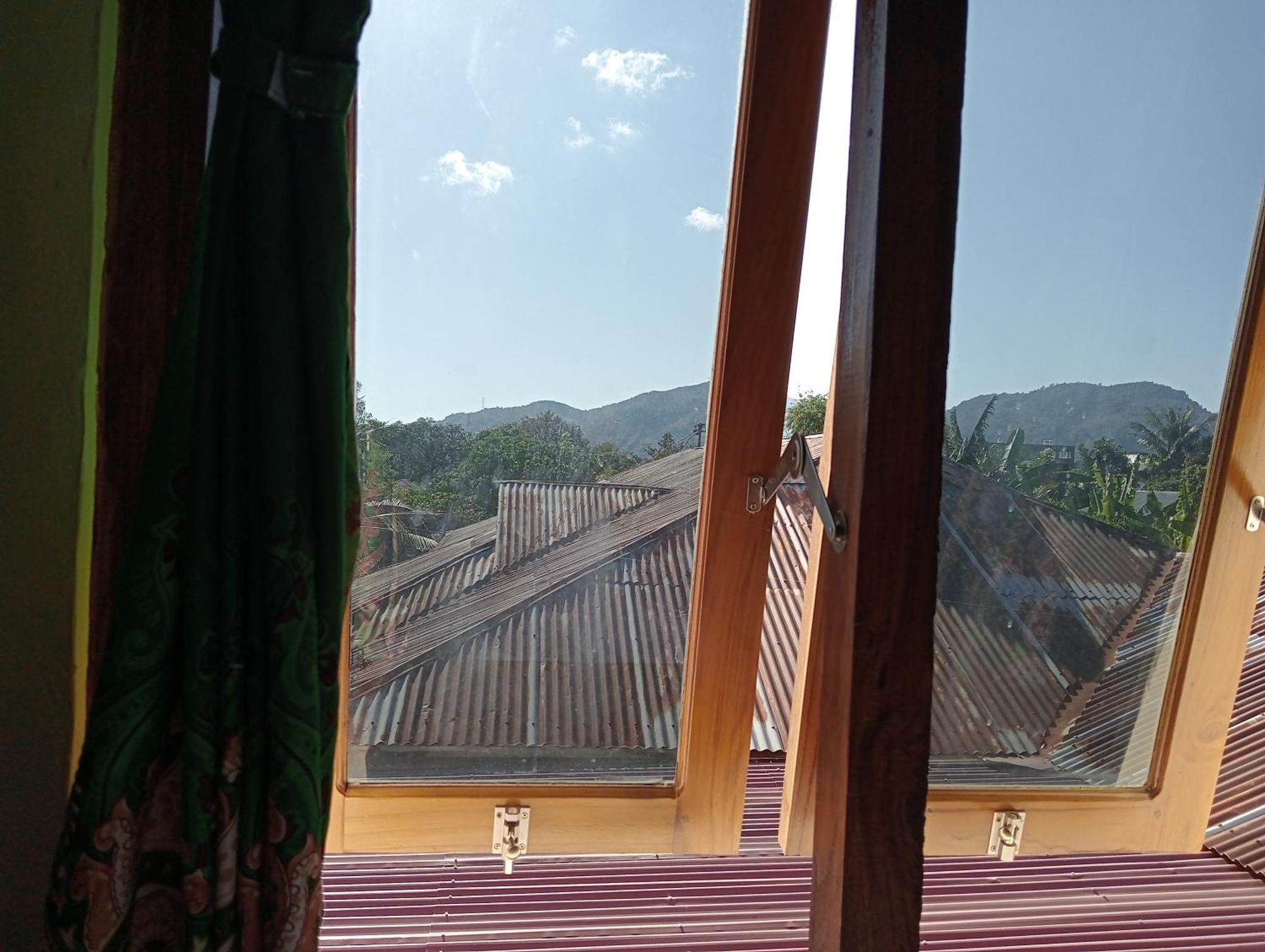 Yusilver Guest House Labuan Bajo Bagian luar foto