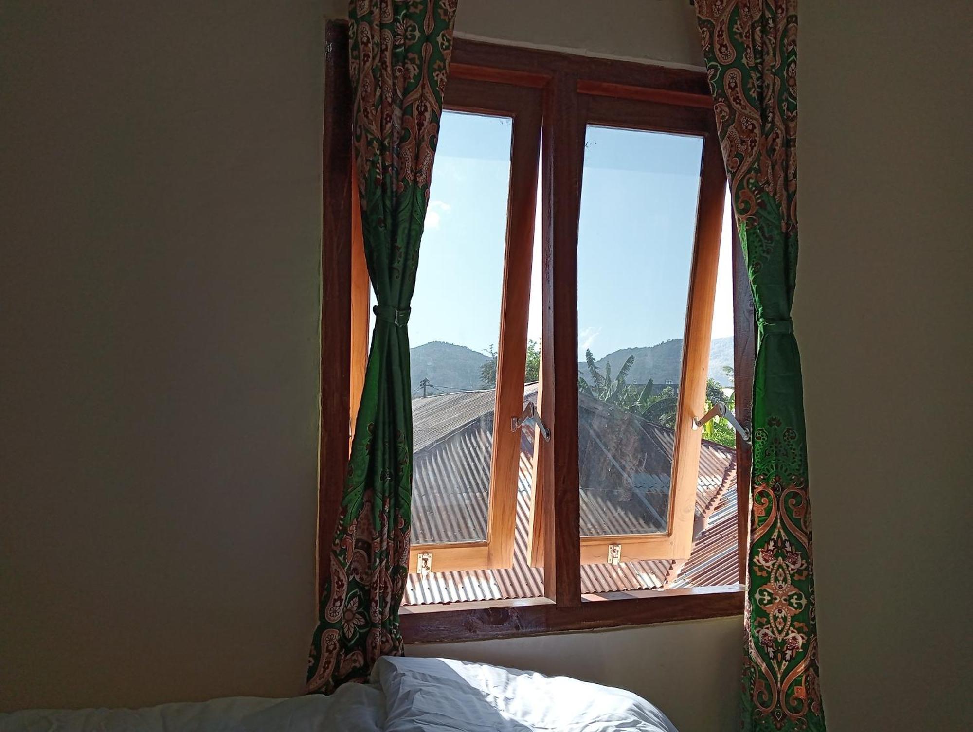 Yusilver Guest House Labuan Bajo Bagian luar foto