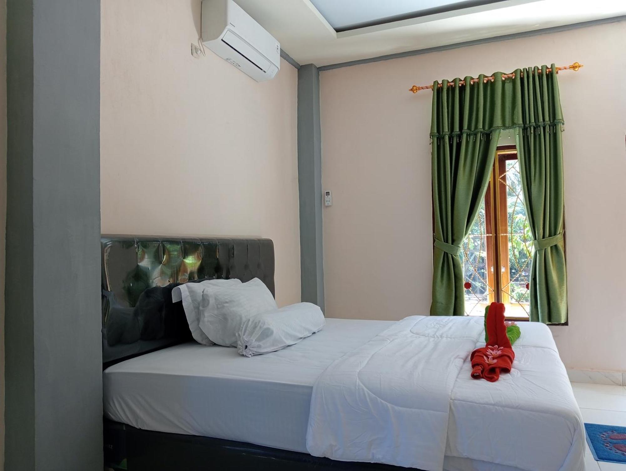 Yusilver Guest House Labuan Bajo Ruang foto