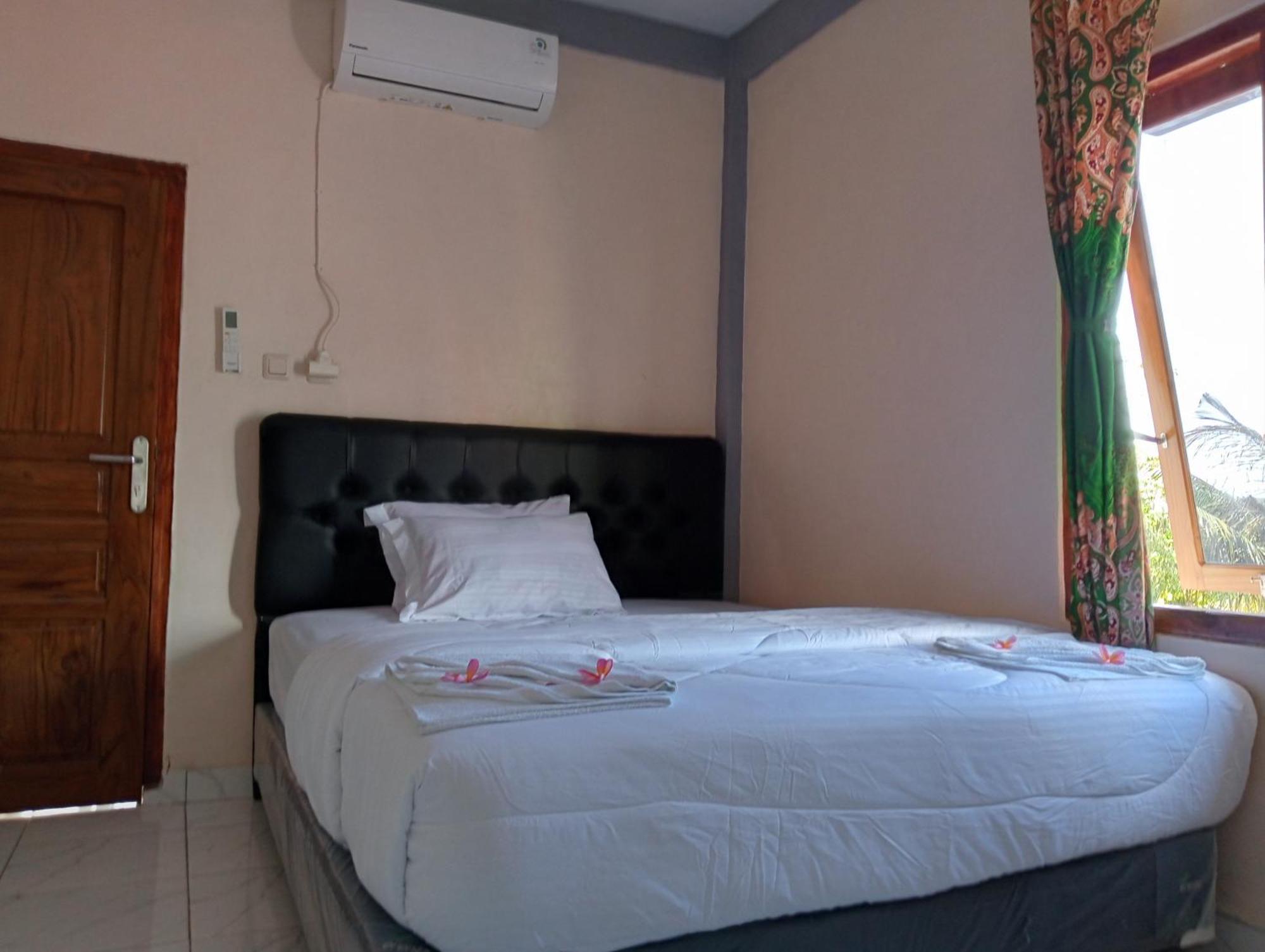 Yusilver Guest House Labuan Bajo Ruang foto