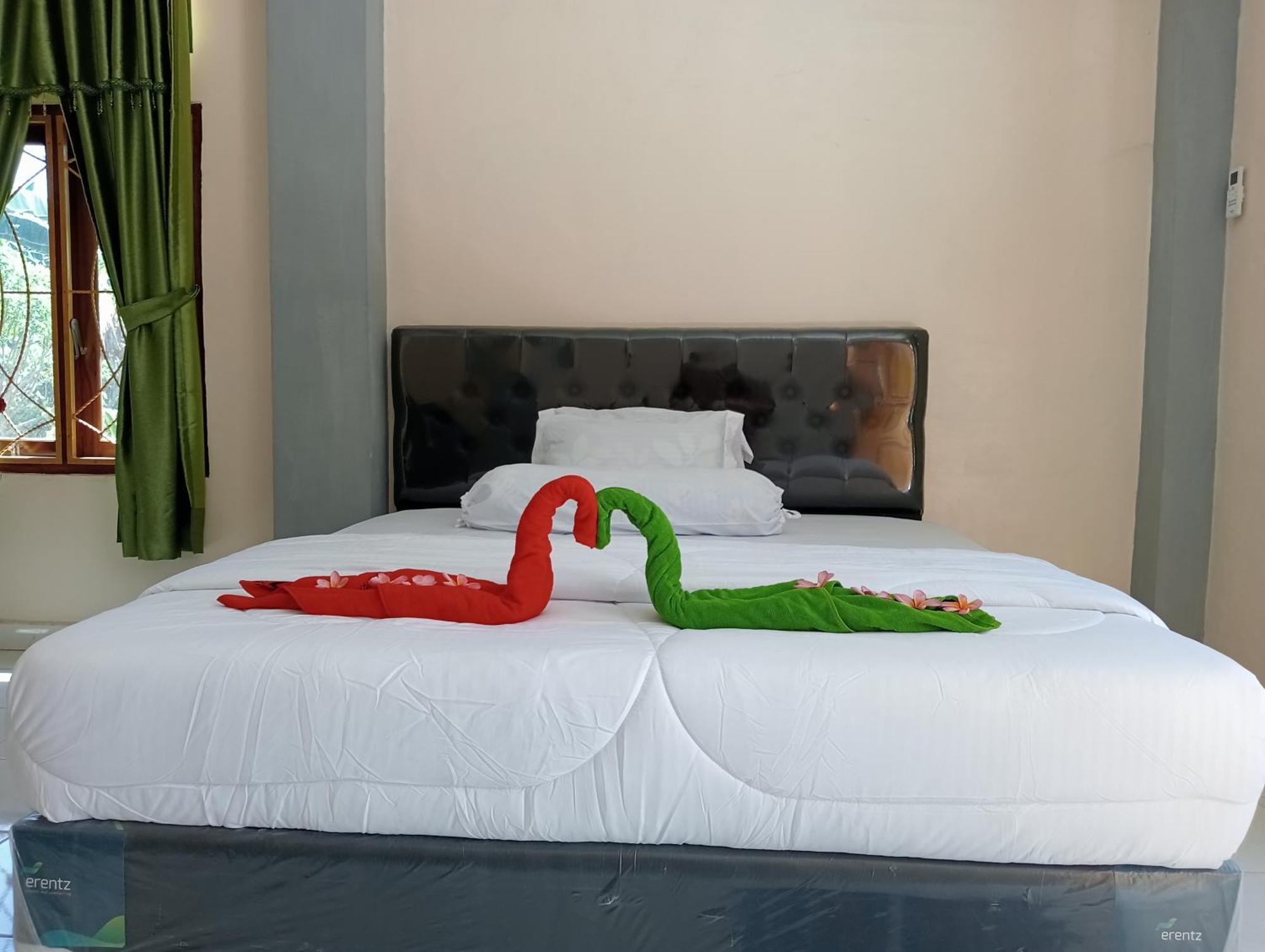 Yusilver Guest House Labuan Bajo Bagian luar foto