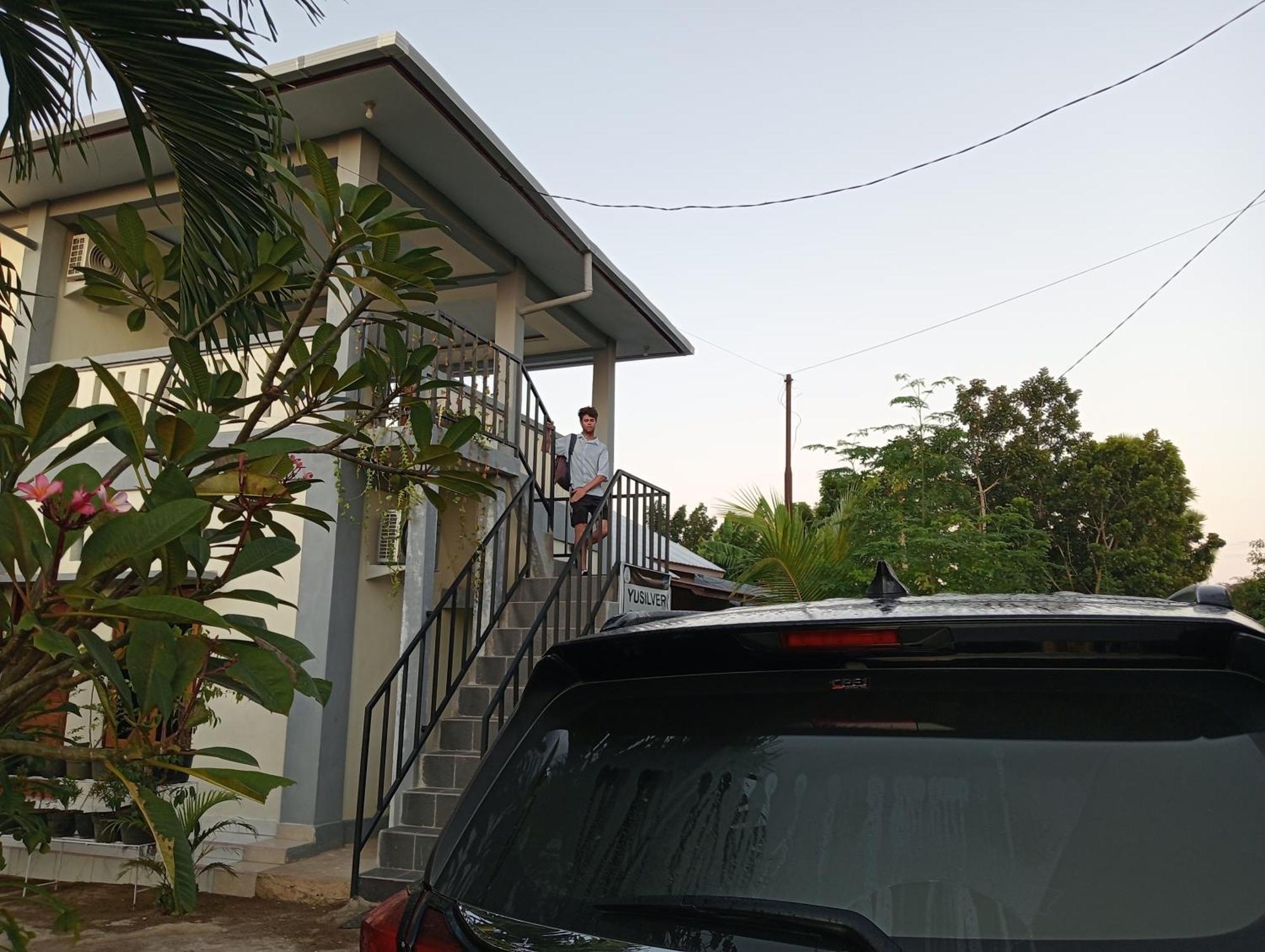 Yusilver Guest House Labuan Bajo Bagian luar foto